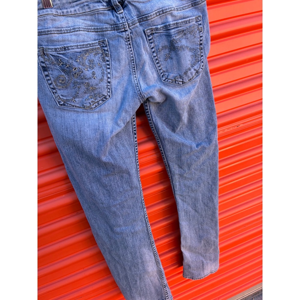 Silver Jeans Co Light Wash Straight Leg Embroidered Pocket Denim 30/33